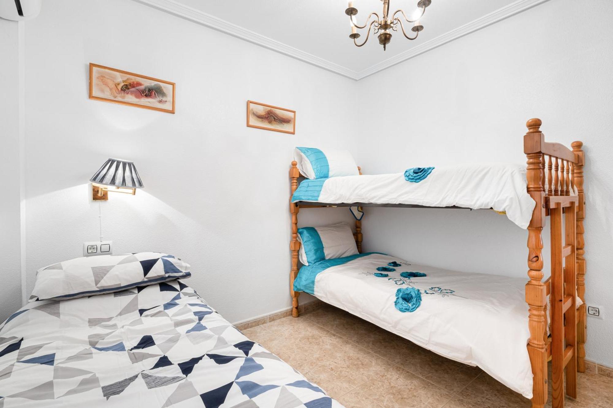The Snug Διαμέρισμα Οριουέλα Εξωτερικό φωτογραφία