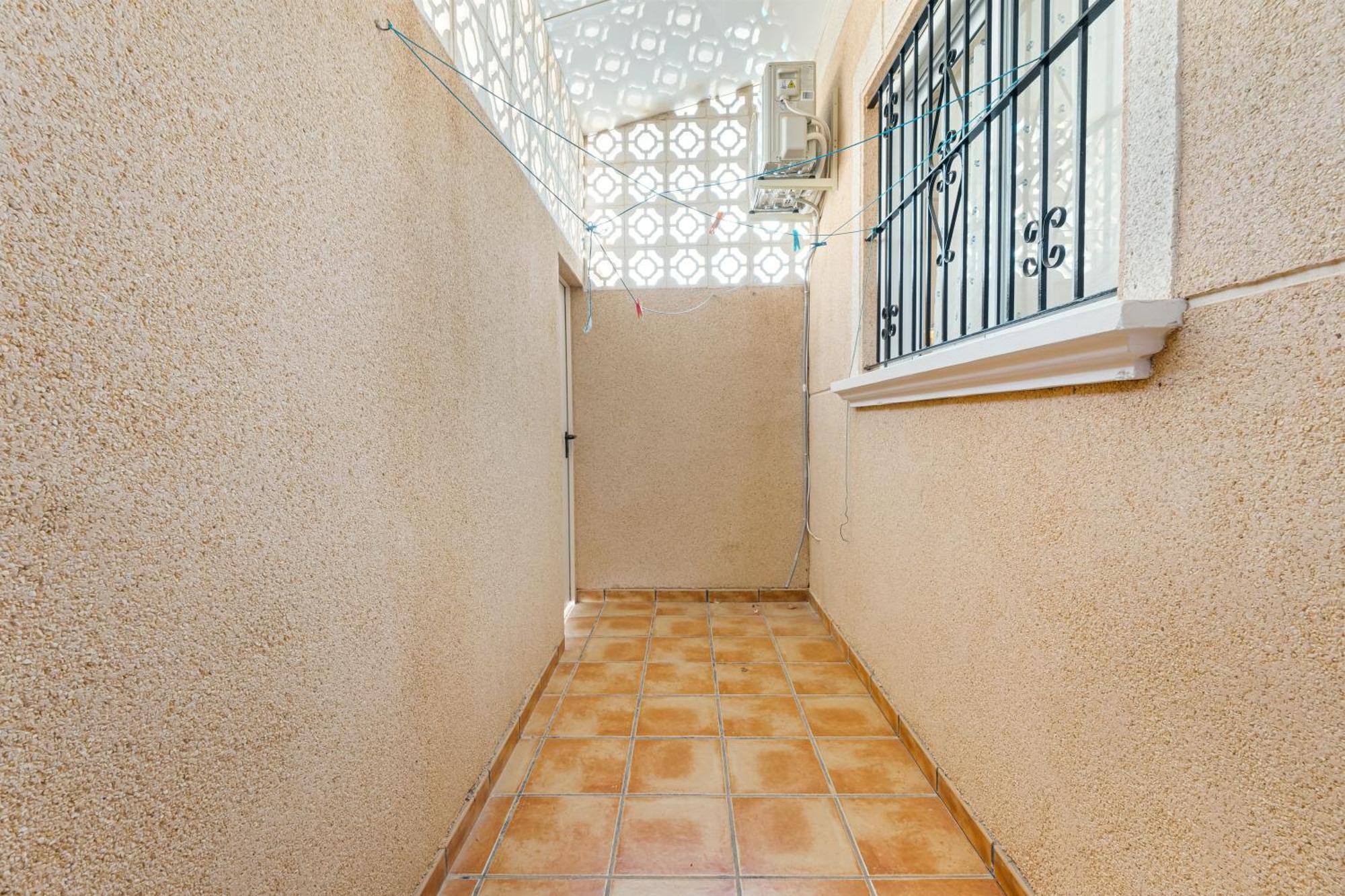 The Snug Διαμέρισμα Οριουέλα Εξωτερικό φωτογραφία