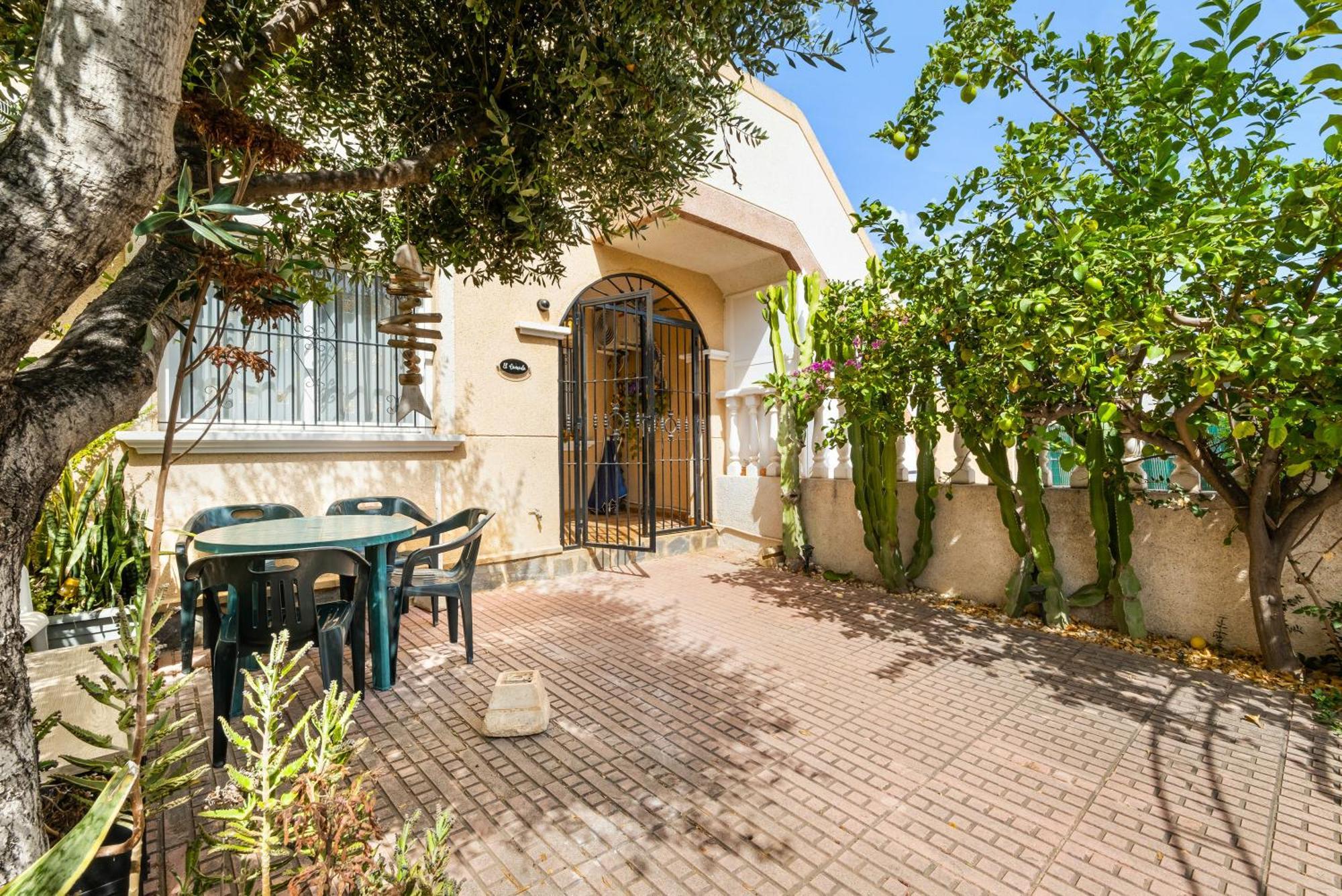 The Snug Διαμέρισμα Οριουέλα Εξωτερικό φωτογραφία